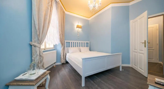 Двухместный номер Standard Caroline Old Town Square Hotel