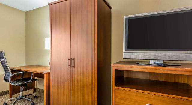 Четырёхместный номер Standard Comfort Inn & Suites Airport-American Way