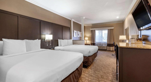 Четырёхместный люкс Comfort Inn & Suites Huntington Beach