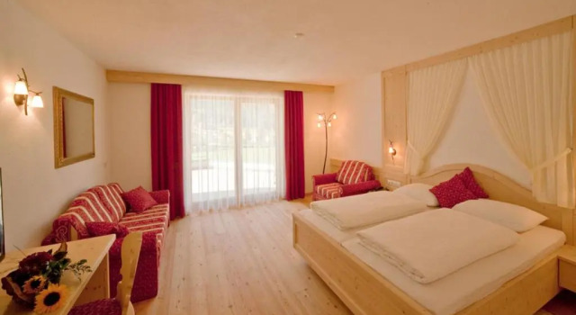 Семейный номер Standard с балконом и с видом на горы Hotel Foestlerhof