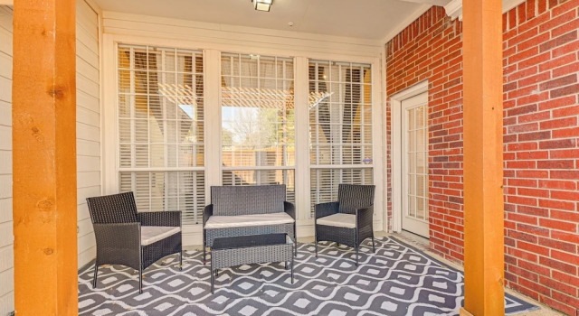 Коттедж с 3 комнатами Elegant Home w/ Private Patio, 2 Mi to UTD Campus!