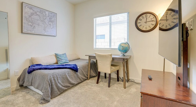 Spacious Maricopa Vacation Home ~ 4 Mi to Downtown, Book Feriehus Sommerhuse i Maricopa, Hytte