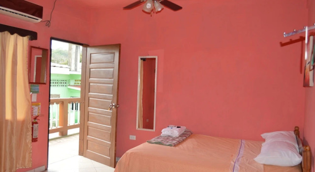 Hilltop Horizon Guesthouse, Prenota Affittacamere Hotel economici a San Ignacio