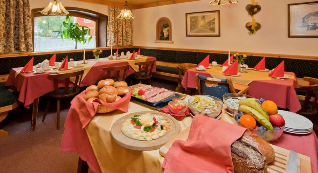 Gasthaus Mitterjager, Забронировать Отель Отели Тироля с парковкой, Парковка