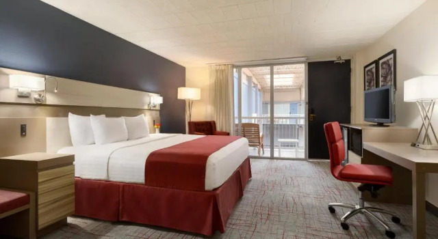 Номер Standard Ramada by Wyndham Clarion