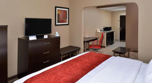 Номер Standard Comfort Suites Columbus