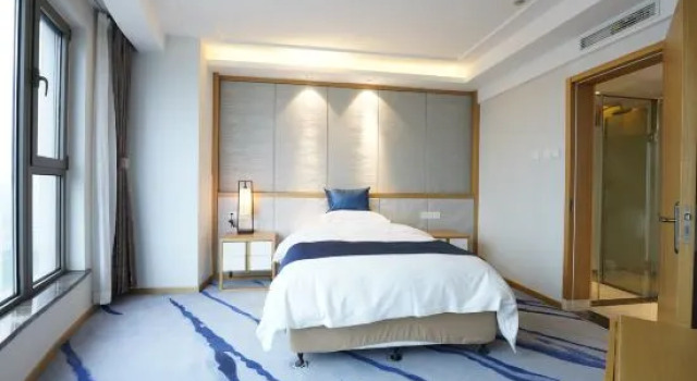Люкс Deluxe Qinhuangdao BTG Jinglun Hotel