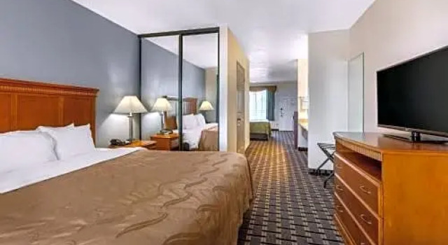 Двухместный семейный номер Standard Quality Inn & Suites Huntington Beach