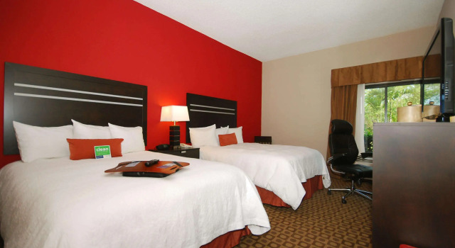 Hampton Inn Fort Myers-Airport & I-75, Забронировать Отель Форт-Майерс Fort Myers Area