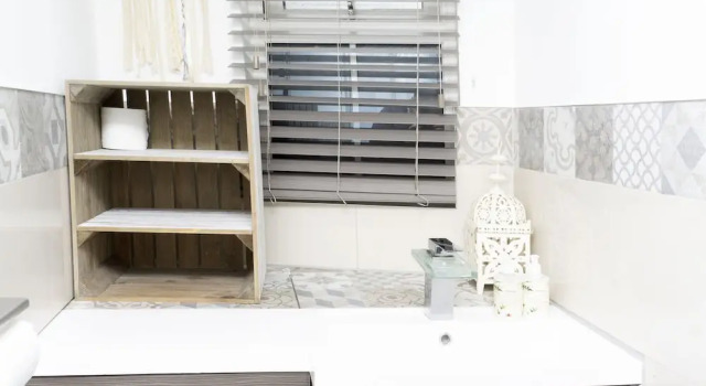 Beautiful 2 Bed Studio, Забронировать Дом для отпуска Отели Котсуолда с парковкой, Парковка