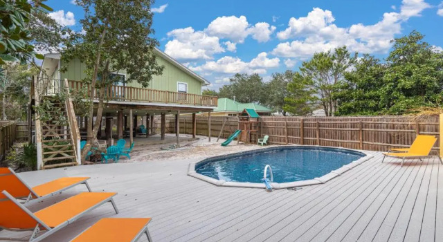 Коттедж Zula Life Beach House, Sleeps 16, Private Heated Pool and Spa, 4min Walk To The Beach, Pets Welcome, Fenced Yard