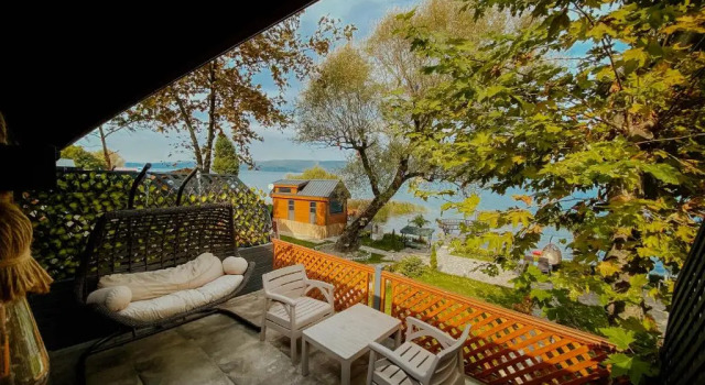 Люкс с видом на озеро Kiyi Bungalov & Cafe