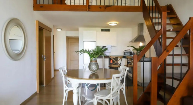 Полулюкс Sybaris Suites & Residences