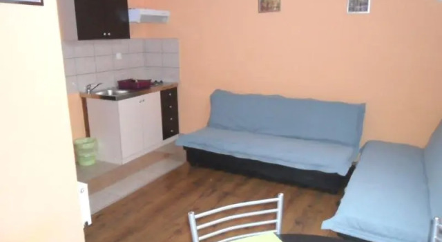 Четырёхместные апартаменты с балконом Guesthouse Sara