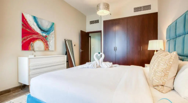 Sophisticated 2BR with Assitant's Room in Amwaj 4 JBR by Deluxe Holiday Homes, Забронировать Отель Дубай Эмират Дубай, рядом с Dubai Marina Yacht Club