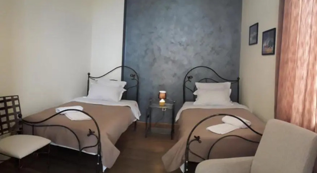 Standard quarto Omsi House