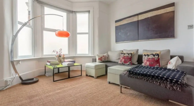 2 Bedroom Home in White City Shepherds Bush, Забронировать Апартаменты/квартира Хаммерсмит и Фулхэм Лондон, рядом с Лондонский парк аттракционов КидЗания