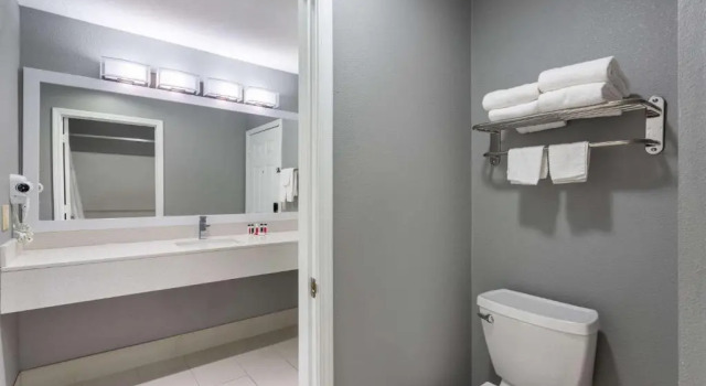 Люкс Ramada by Wyndham Sellersburg/Louisville North