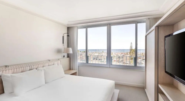 Двухместный люкс c 1 комнатой oceanfront Hilton Vacation Club The Modern Honolulu
