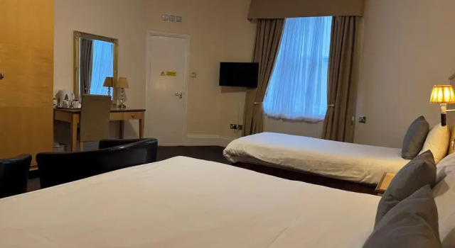 Семейный номер Standard Royal Hotel