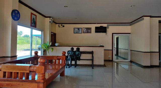 OYO 75334 Train Hotel