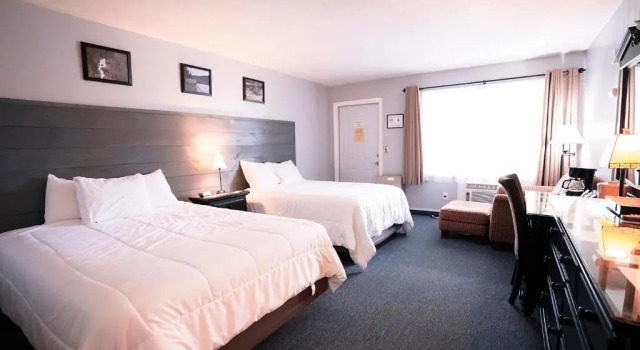 Двухместный номер Standard с балконом Scenic Inn