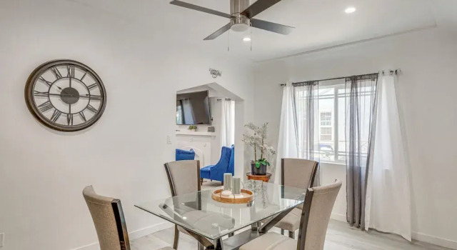 Апартаменты 2 Mi to Citadel Outlets! East LA Retreat Near I-5