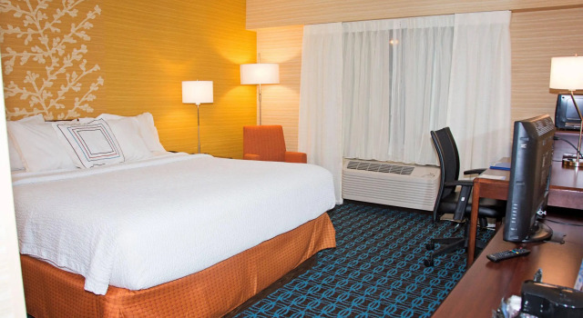 Двухместный номер Standard Fairfield Inn & Suites Butler