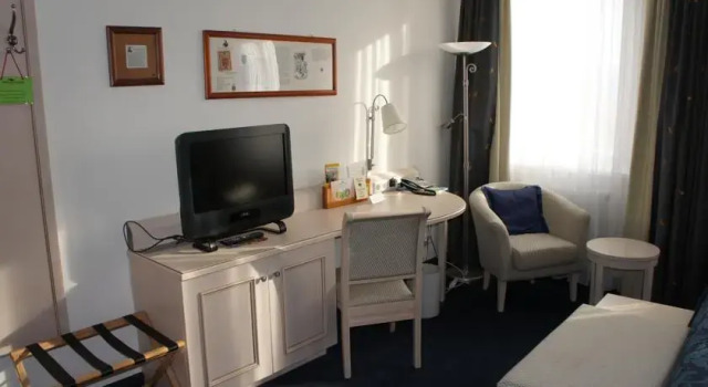 Hotel Am Schloss *** Superior, Забронировать Отель Тюбинген Баден-Вюртемберг, рядом с St. George's Collegiate Church