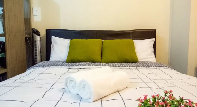 Люкс с видом на бассейн Condo in Mckinley Hill Taguig