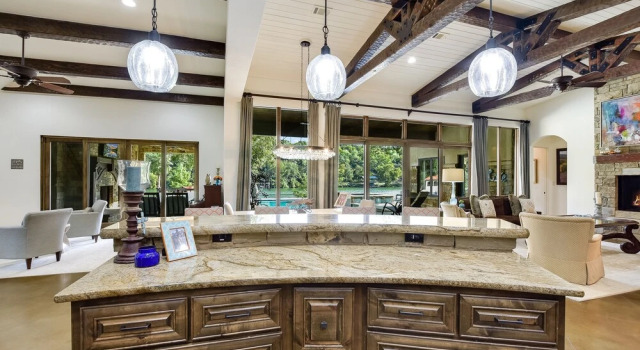 Big View Drive Home 7 Bedrooms 6.5 Bathrooms Home