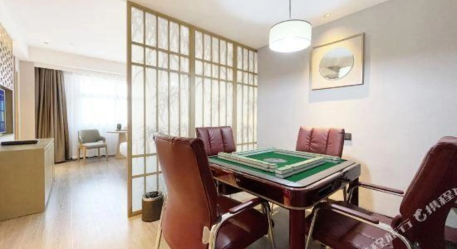 Youchi Hotel (Nanning Huqiu Subway Station), Rezerwuj Hotel Hotele w Nanning z parkingiem, Parking