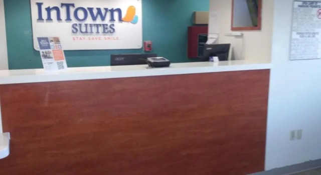 Intown Suites Extended Stay Dallas TX - Garland, Забронировать Мини-отель Гарленд Dallas - Fort Worth Metropolitan Area