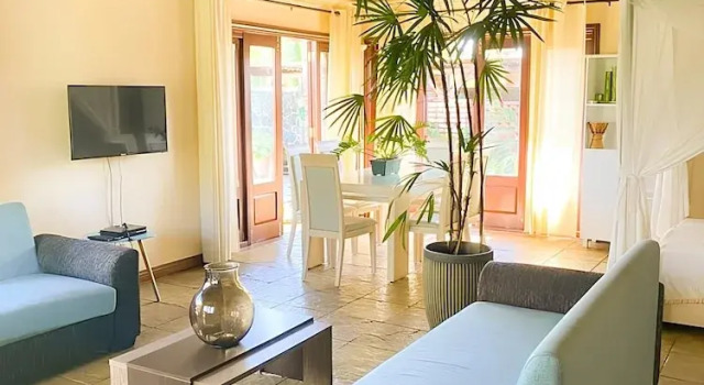 Laurels Villas