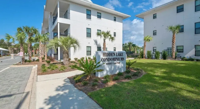 2BR Near Gulf Place w/ Pool, Grill + Free Tickets: Dolphin Cruise & More!