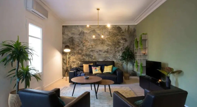 Luxurious Decor 4bdr Apt in Central, Eixample, Забронировать Отель Эшампле Барселона, рядом с Jove Regina Theatre