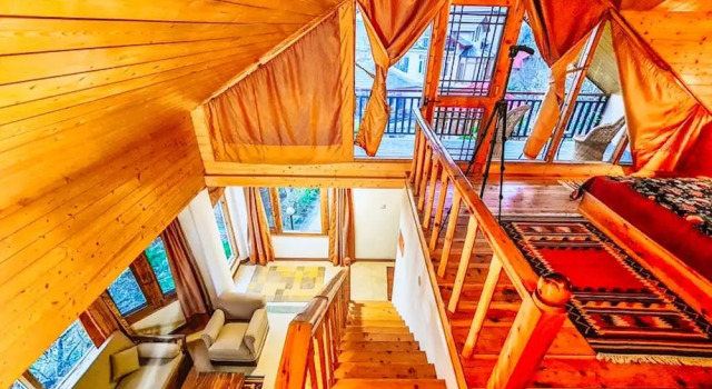 Люкс с балконом и с видом на горы Banjara Orchard Retreat Thanedar