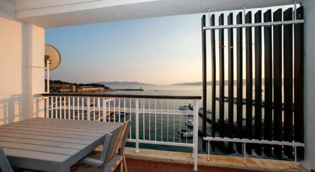Студия Beach Apartments