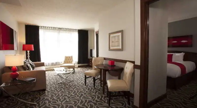 Standardowy pokój i balkonem Le Saint-Sulpice Hotel Montreal