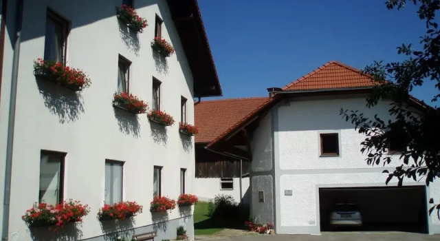 Höllmühle, Book Hotel Engelhartszell an der Donau 