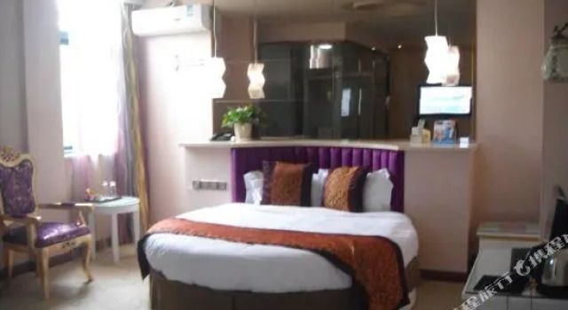 Xingqijiu Business Hotel, Rezervovat Hotel Jang-čou 