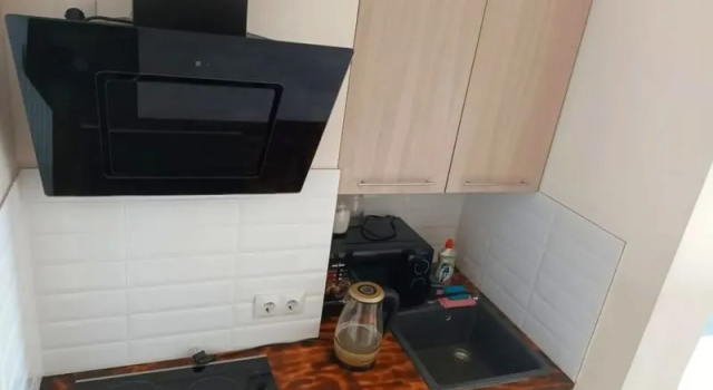 Apartments Live Here, district Entuziastov, bld. 8, Đặt Căn hộ Khách sạn ở Ural có chỗ đỗ xe, Bãi đậu xe