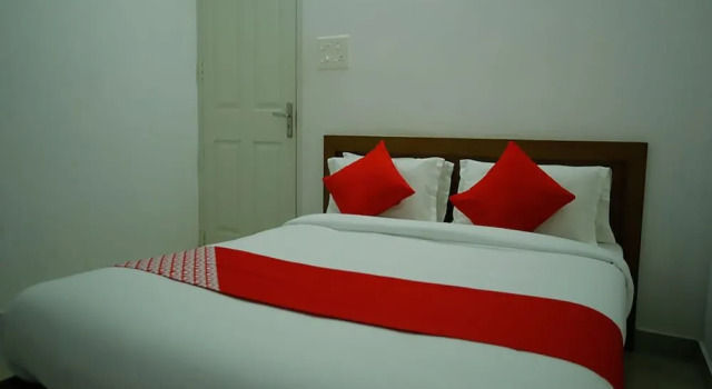 Oyo 26964 Palm View Residency
