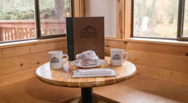 Четырёхместный номер Standard McKinley Creekside Cabins