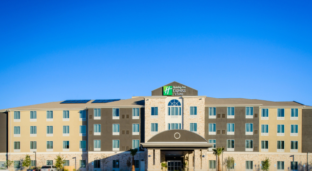 Holiday Inn Express & Suites Austin NW - Arboretum Area by IHG