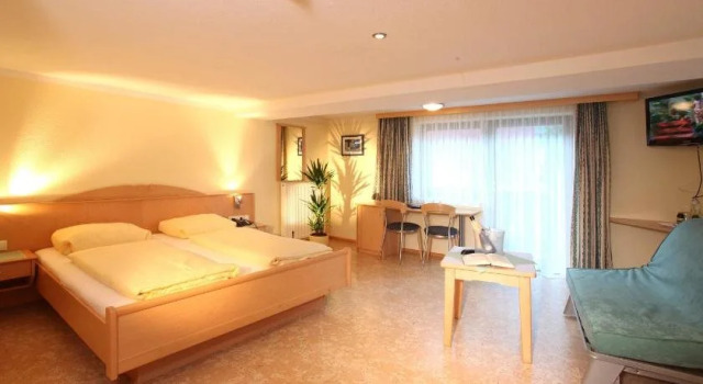 Liesl Pension, Rezerwuj Hotel Hotele w Tyrol z parkingiem, Parking