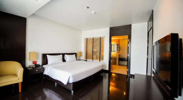 Люкс Угловой с видом на город Hotel Selection Pattaya