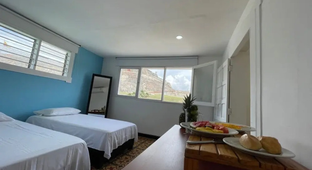 Hostal Casa de Barajas, Забронировать Отель Отели Картахены с парковкой, рядом с Bolivar Park, Парковка