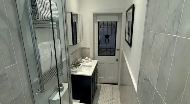 Апартаменты JOIVY Stunning Ground-floor 2bedrm New Town Apt