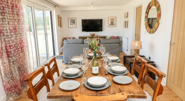 Barolo, Rezervasyon Tatil Evi Merseyside villalar, Villa